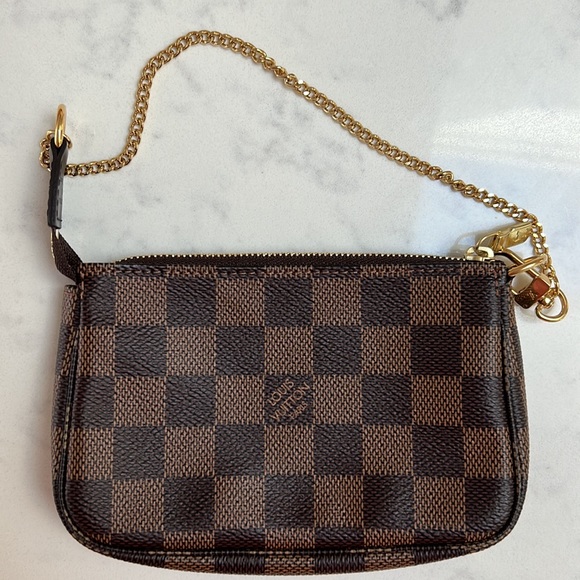 Louis Vuitton Mini Pochette Accessoires in Damier Bene - Picture 10 of 12